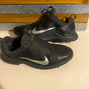 Nike golf size 11 tour premiere.